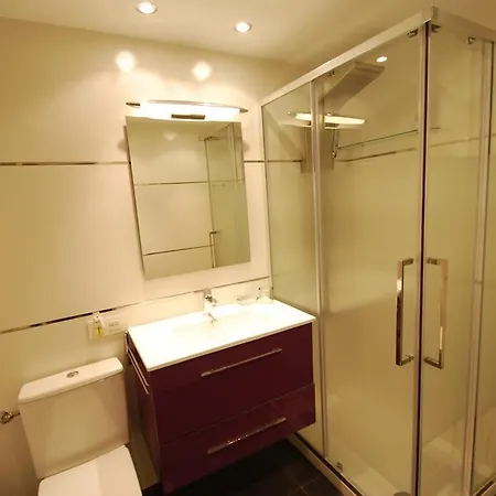 Duplex In The Huca Area, 3 Bedrooms, 2 Bathrooms, Garaje, Wifi אוביידו