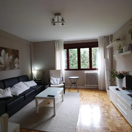 Apartmán Duplex In The Huca Area, 3 Bedrooms, 2 Bathrooms, Garaje, Wifi